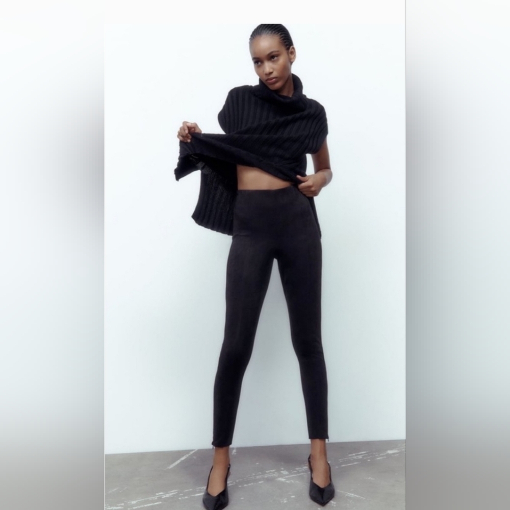 ZARA KNIT BLACK KNIT LEGGINGS WITH OPEN CRICHET SIDES SIZE MEDIUM